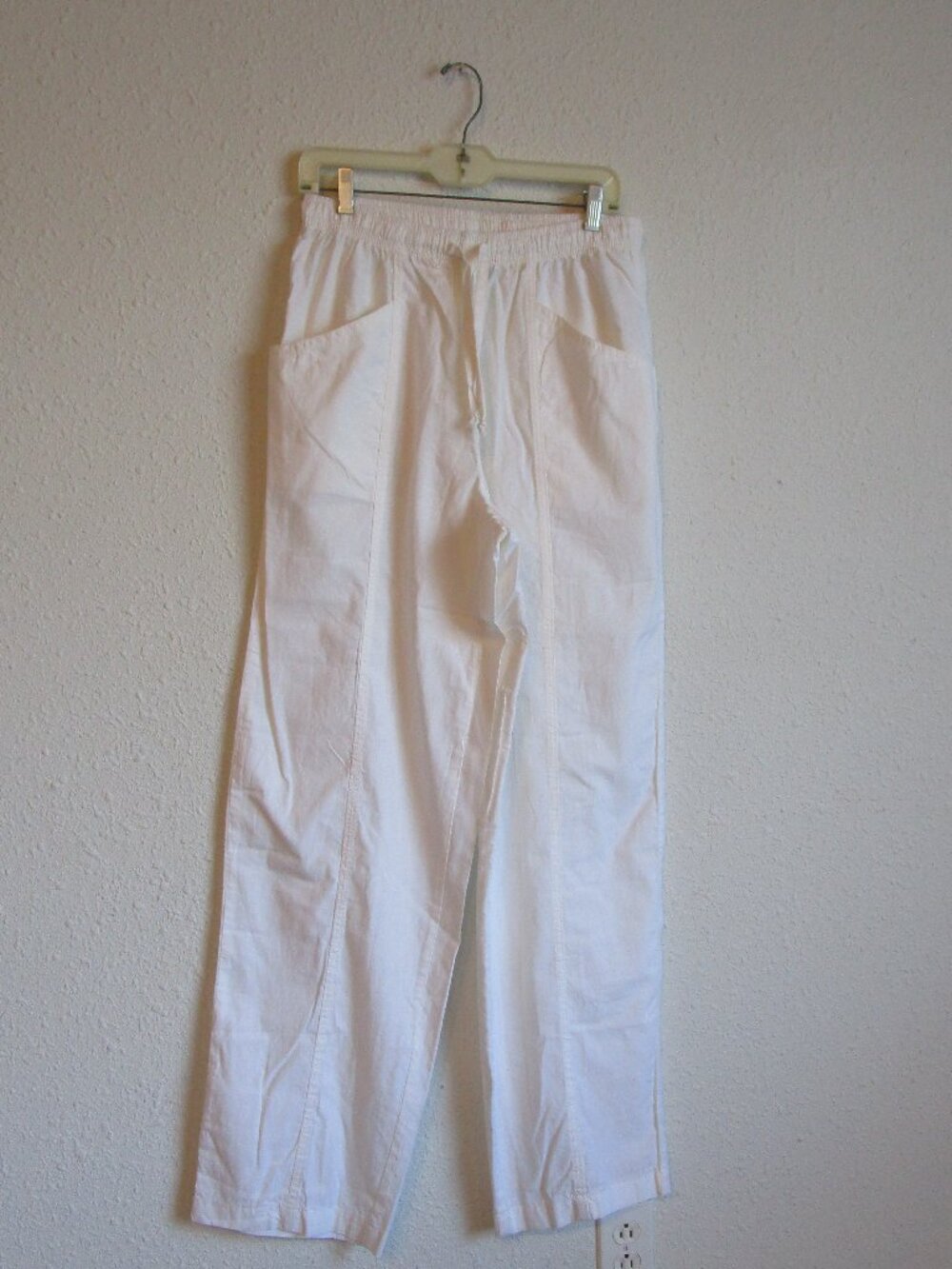 White lightwt pants w elastic waist, drawstring. 16W Tall, Seersucker new cond.